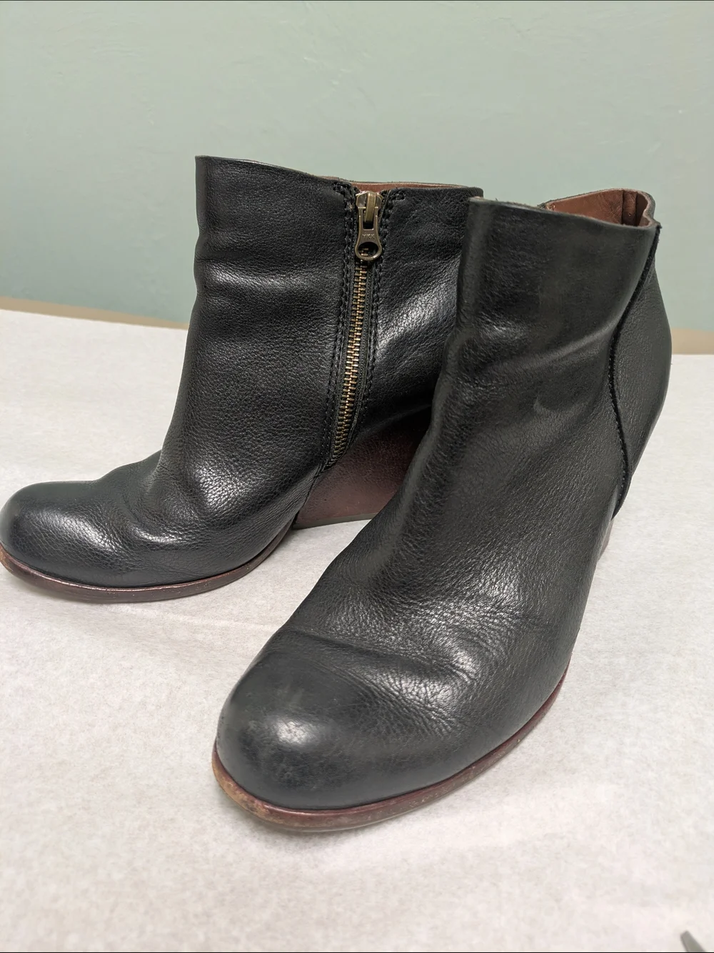 Kork-Ease Natalya Black Leather Ankle Booties w/Side Zip Sz:8.5 Boho Chunky Heel